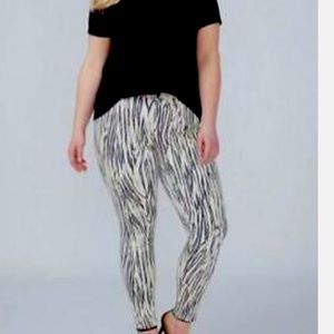 Super Stretch Skinny Jeans w/ Power pockets